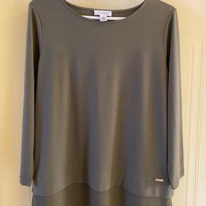 Calvin Klein 3/4 length sleeve shirt in olive green, size medium